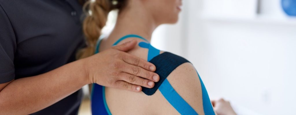 How Should an Athlete Fall to Prevent Shoulder Injuries